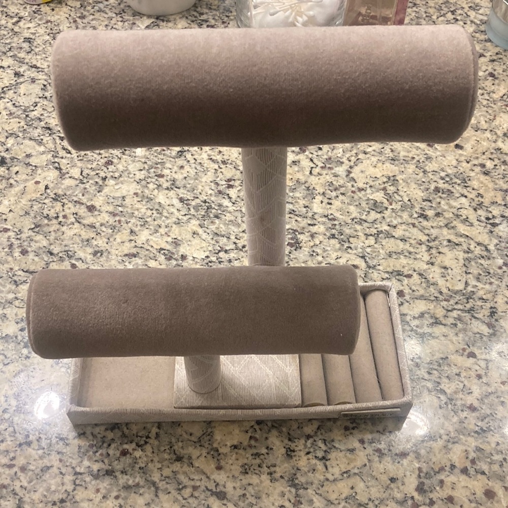 Jewelry stand